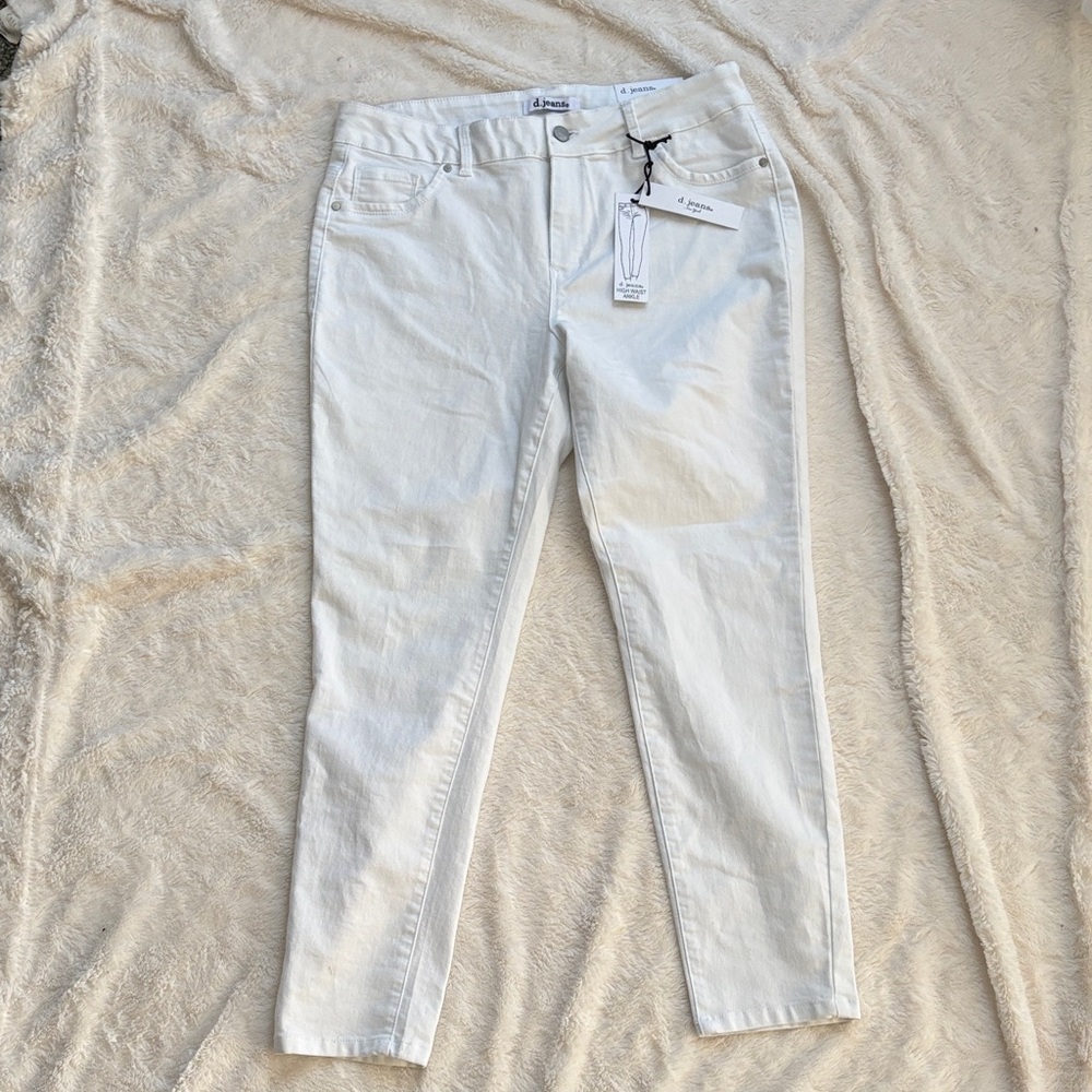 NWT D. Jeans High Waist Ankle Pants in White. Size 12.